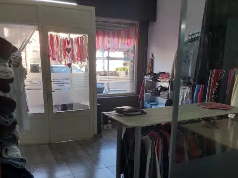 LOCAL EN VENTA SOBRE AVENIDA  ADROGUE