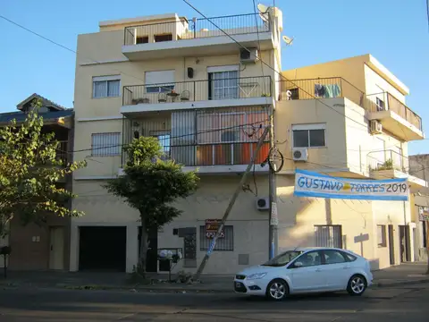 ESTUPENDO 2 AMB C/COCHERA (2)  BALCON EN EXCELENTE UBICACION