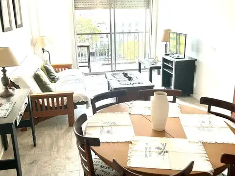 Avenida Hipólito Yrigoyen 1500