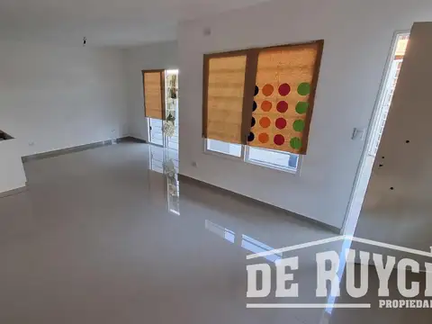 Casa en Venta en Quilmes Oeste, USD 87.000
