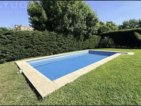 Casa 5 ambientes con 3 baños