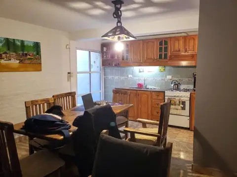 Depto Tipo Casa 5 ambientes con 2 baños