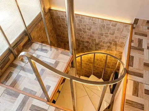 Casa 8 ambientes con 3 baños