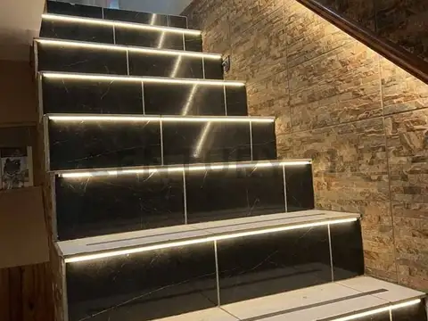 VENTA Espectacular Residencia de 5 Dormitorios con Pileta Climatizada, Quincho y Gran Altillo a Metr