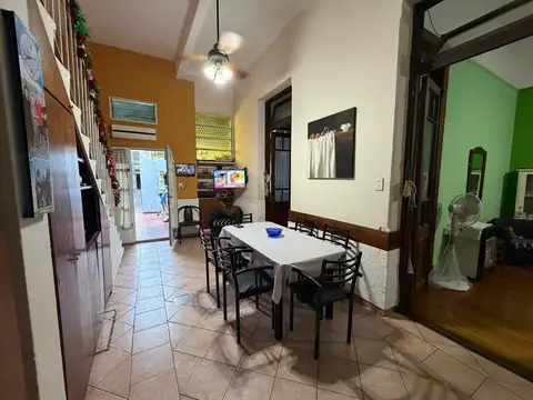 Casa 11 ambientes con 3 baños