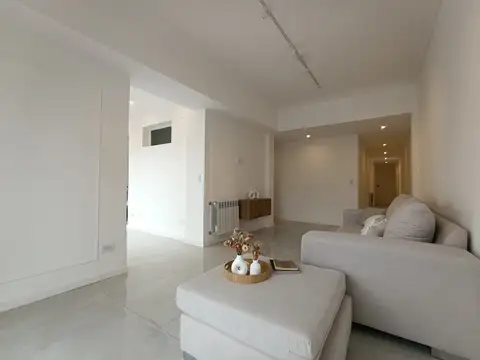 Venta Amplio departamento de 3 Ambientes - Av. Luro