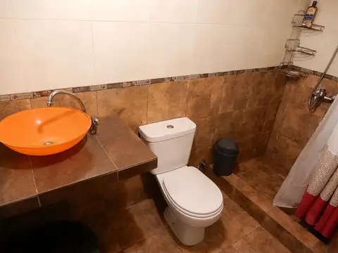 Casa en Venta con 4 cocheras