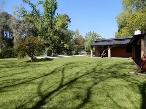 Casa en Venta con 4 cocheras