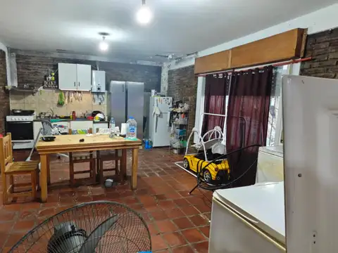 Casa con Galpón en venta Asunción esquina Cullen