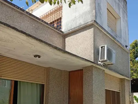PH en venta - 3 Dormitorios 2 Baños - 170Mts2 - San Carlos