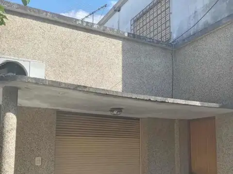 Casa en venta - 3 Dormitorios 2 Baños - 170Mts2 - San Carlos