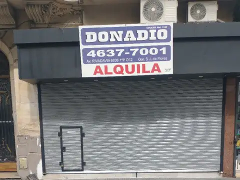 EXCELENTE LOCAL SOBRE AV. RIVADAVIA AL 7000
