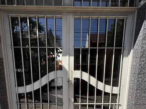 PH o Departamento Tipo Casa sin Expensas con Patio permuta acepta menor valor