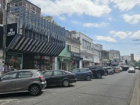 Local en venta en Martinez Vias / Santa Fe "GALERIA ALVEAR"