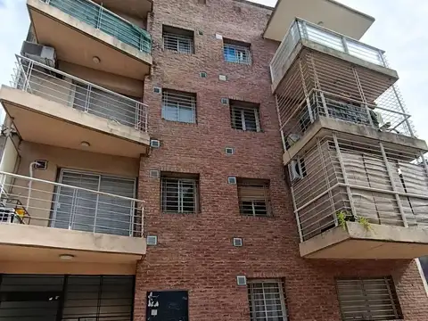 VENTA DEPARTAMENTO 2 DORMI BALCON URQUIZA 3700