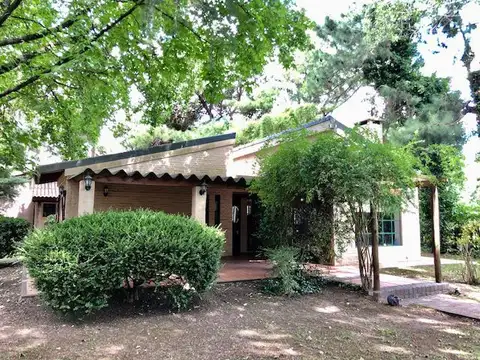 Casa en Venta con 2 cocheras