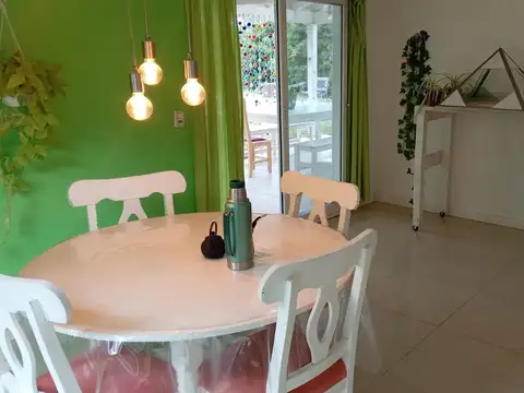 Casa 5 ambientes con 4 baños