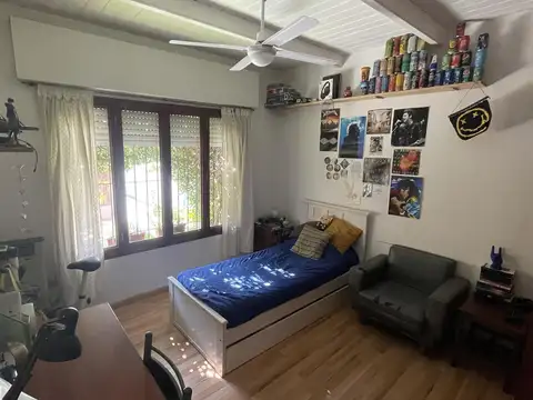 Casa 7 ambientes con 2 baños