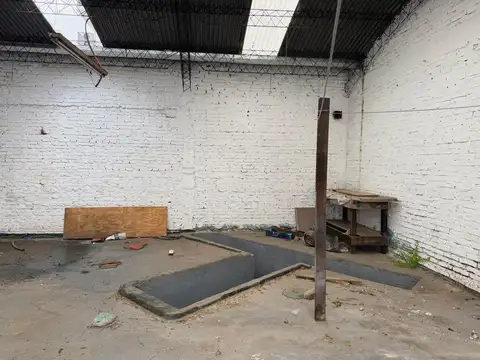LOTE CON GALPÓN SOBRE AV. ALMIRANTE BROWN — LOMAS DE ZAMORA