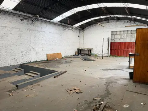 LOTE CON GALPÓN SOBRE AV. ALMIRANTE BROWN — LOMAS DE ZAMORA