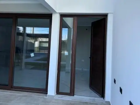 CASA EN VENTA A ESTRENAR EN FUNES 