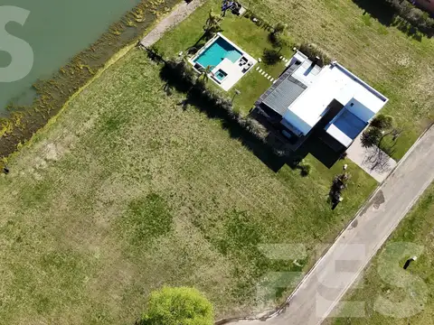 Terreno en Venta 20  mts Frente