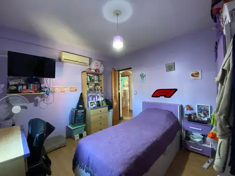 Casa 6 ambientes con 2 baños