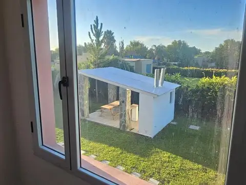 Casa en Alquiler con 1 cochera