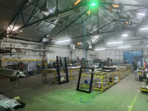 Galpon en Venta 50  mts Fondo