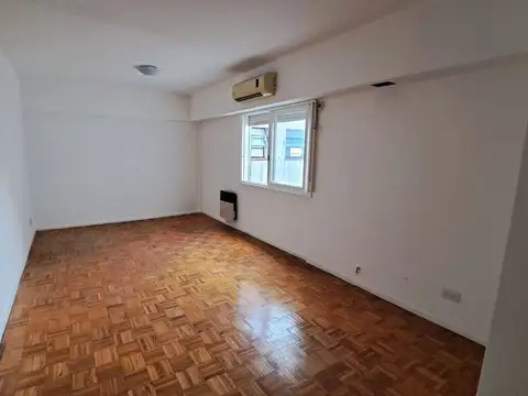 VENTA DOS AMBIENTES COCHERA LUMINOSO OLIVOS