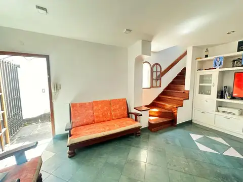 Depto Tipo Casa en Venta de 5 ambientes