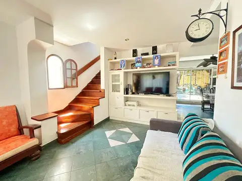 Depto Tipo Casa en Venta de 4 dormitorios