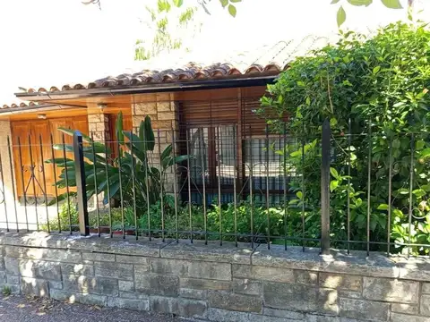 Venta casa de 5 ambientes, APTA CREDITO, en Castelar Sur