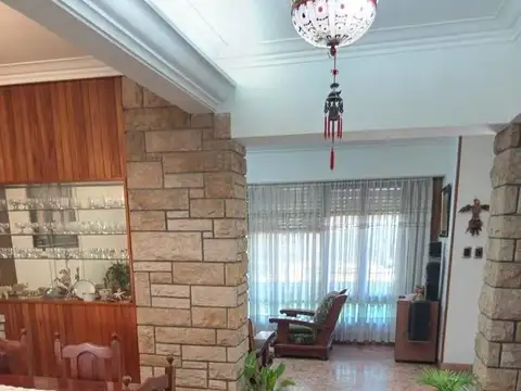 Venta casa de 5 ambientes, APTA CREDITO, en Castelar Sur