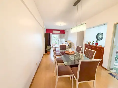 Venta de departamento 3 ambientes con cochera cubierta