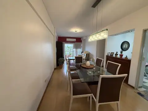 Venta de departamento 3 ambientes con cochera cubierta