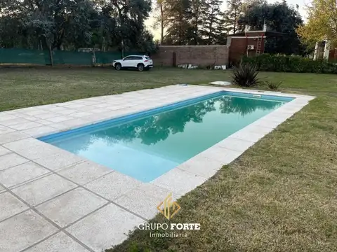 Casa 4 ambientes con 2 baños