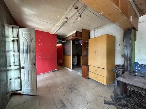 Casa con locales a la venta en Don Torcuato