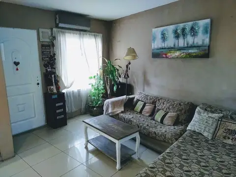 Villa Morra, Pilar sobre calle 25 de Mayo 600