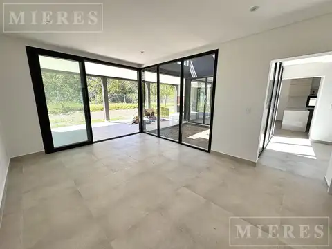 Casa en venta sobre lote interno Barrio Nativas Puertos, Escobar
