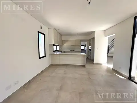 Casa en venta sobre lote interno Barrio Nativas Puertos, Escobar