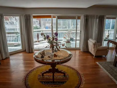 Departamento en Venta con 2 cocheras