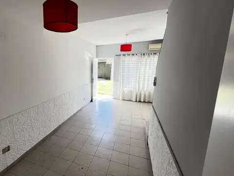 Depto Tipo Casa en Alquiler en Centro, $ 980.000