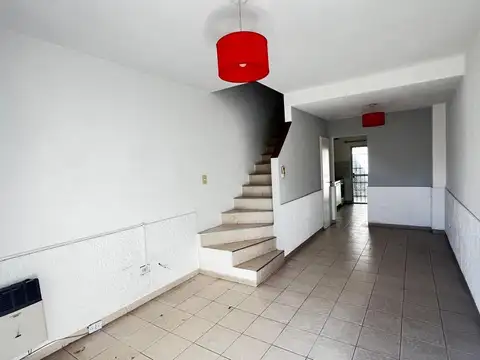 Depto Tipo Casa en Alquiler de 3 ambientes
