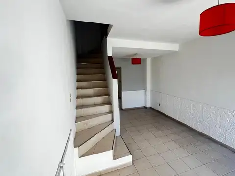 Depto Tipo Casa en Alquiler de 2 dormitorios