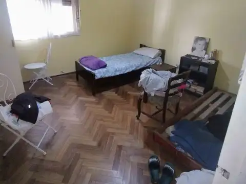 Casa 7 ambientes con 1 baño