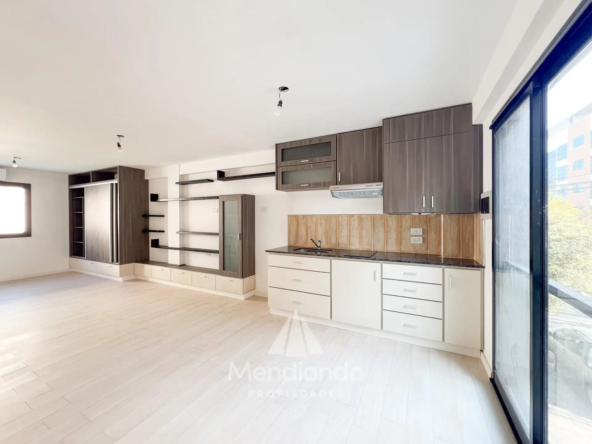 Departamento ambiente y 1/2 tipo loft, zona Aldrey