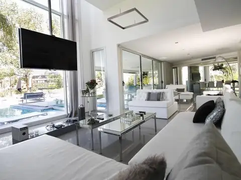 VENTA de CASA en Saint Thomas Este Oeste - Canning