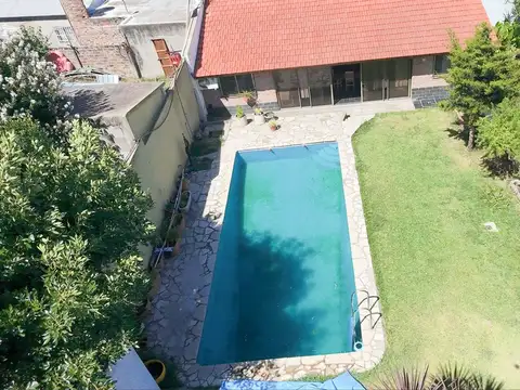 Casa 5 ambientes con 3 baños