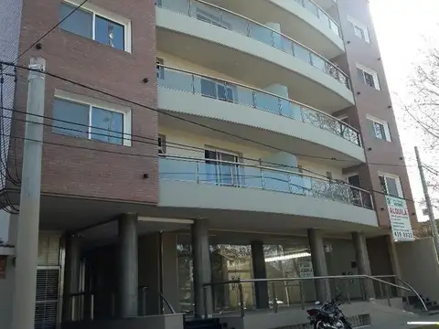 Departamento 2 Dormitorios con cochera - Granadero Baigorria